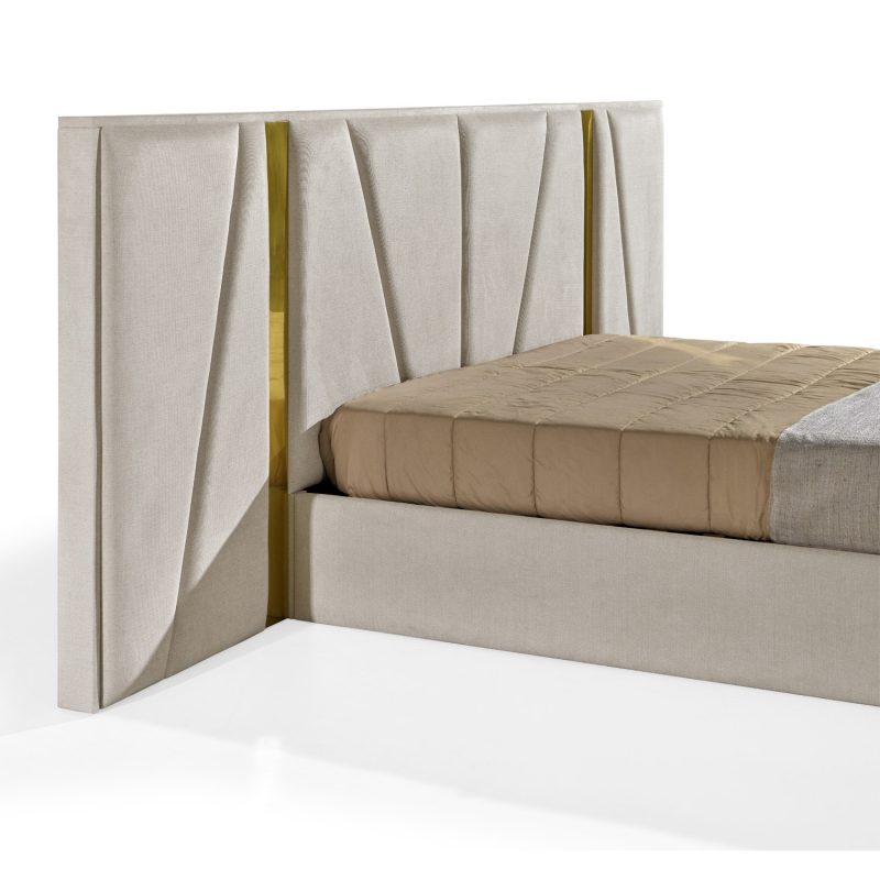Cama de Casal estofada em branco com Painéis Laterais em Dourado