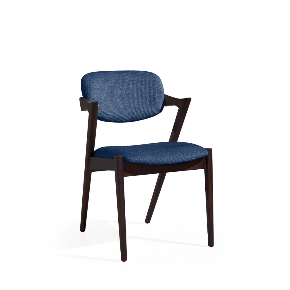 Cadeira em Wengue com assento e costas estofados em azul