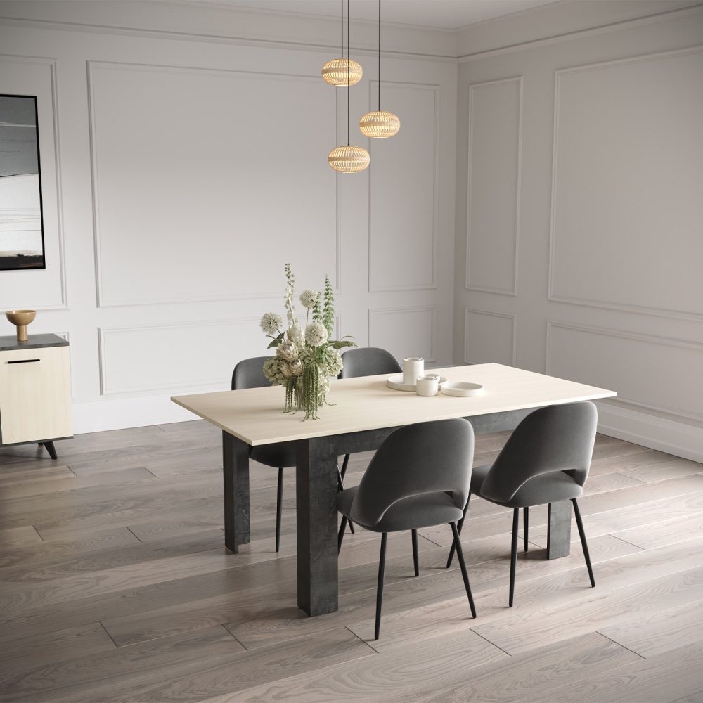 Mesa de jantar extensível Kent com pés pretos e tampo em carvalho claro, com design retangular moderno, sobre fundo branco.
