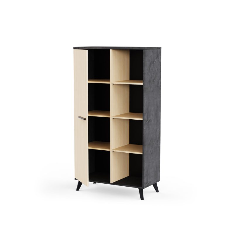 Móvel de apoio Kent em preto e carvalho, com uma porta lateral e prateleiras abertas, design moderno, sobre fundo branco.